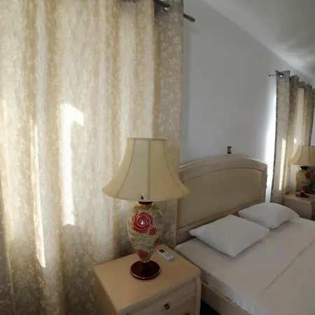 Busho Naousa (Paros)